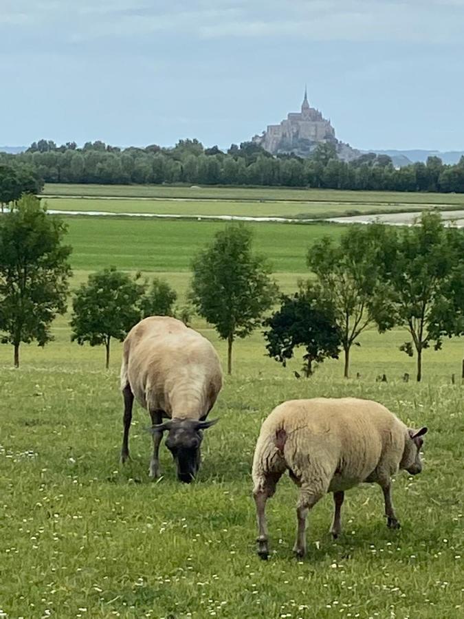 Gites Le Mont Desclos Saint Michel Beauvoir (Manche) Exterior foto